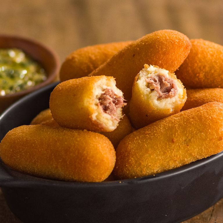 617686-bolinho-de-carne-seca-com-madioca_rec