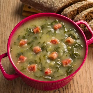 Caldo Verde de Fios de Couve e Calabresa Swift 350g