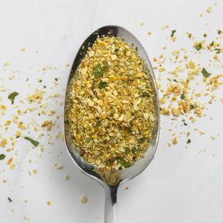 621352-cebola-alho-e-salsa_inn