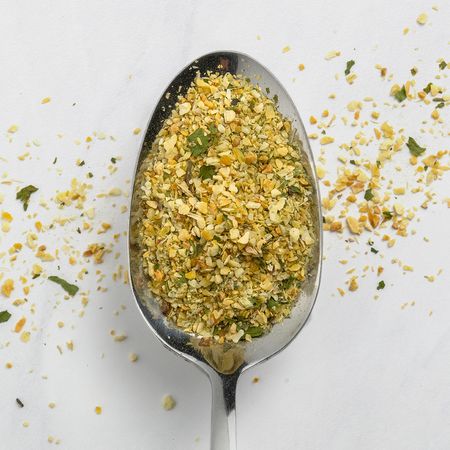 621352-cebola-alho-e-salsa_inn