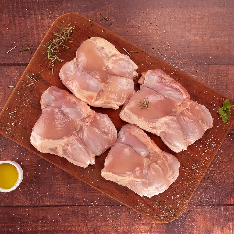 617597-file-de-coxa-e-sobrecoxa-sem-pele-do-campo_rec