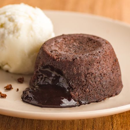 616281-petit-gateau-de-chocolate_rec