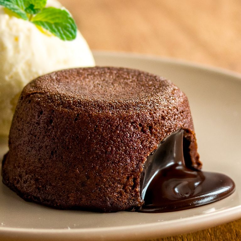 616281-petit-gateau-de-chocolate_rec