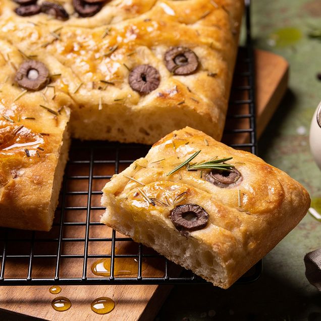 623784-focaccia-de-azeite-azeitona-e-alecrim_rec 623784-focaccia-de-azeite-azeitona-e-alecrim_rec