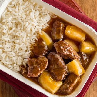 Costela e Mandioca com Arroz Swift Prato Feito 300g