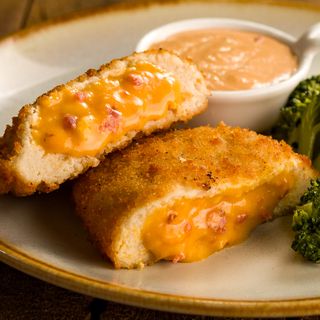 622286-empanado-de-frango-recheado-com-cheddar-e-bacon-seara_rec