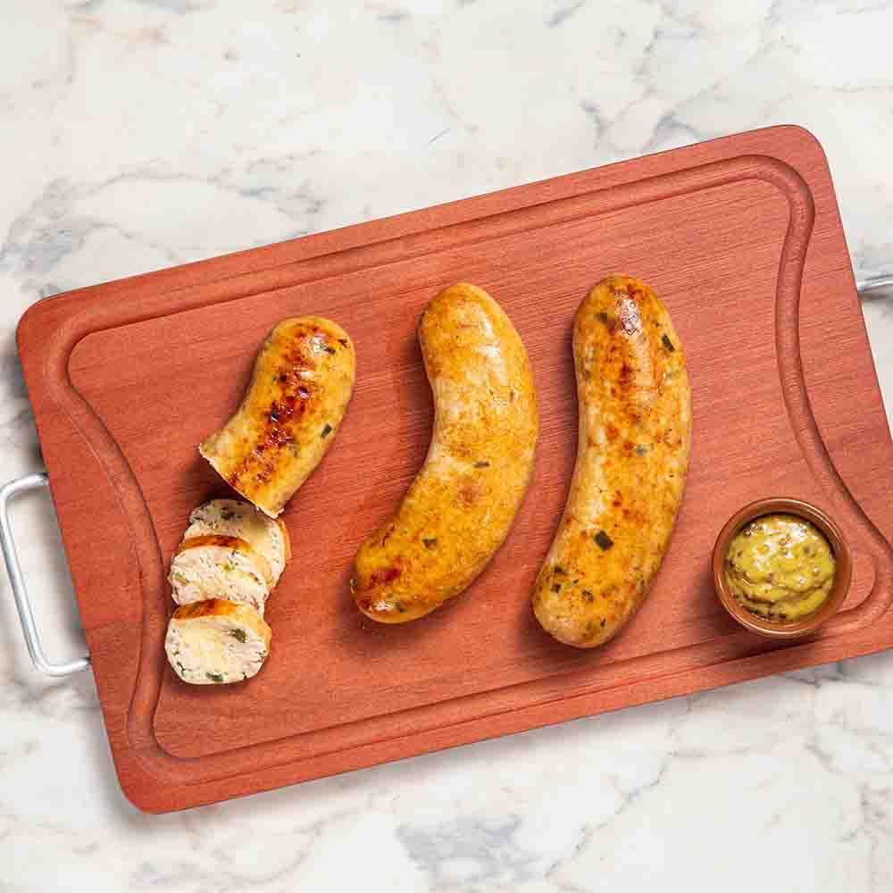 Linguiça cuiabana de frango com molho de mostarda