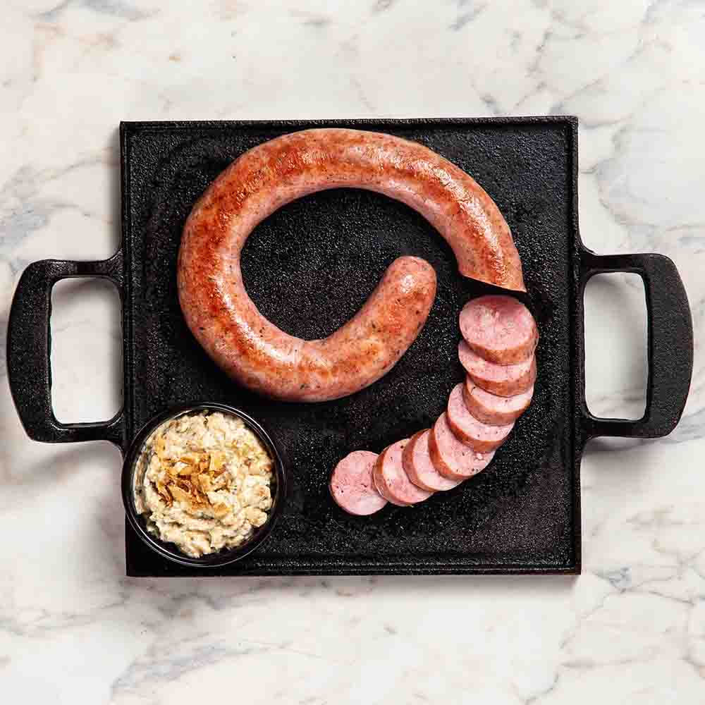 Linguiça de pernil com ervas e maionese de cebola crispy