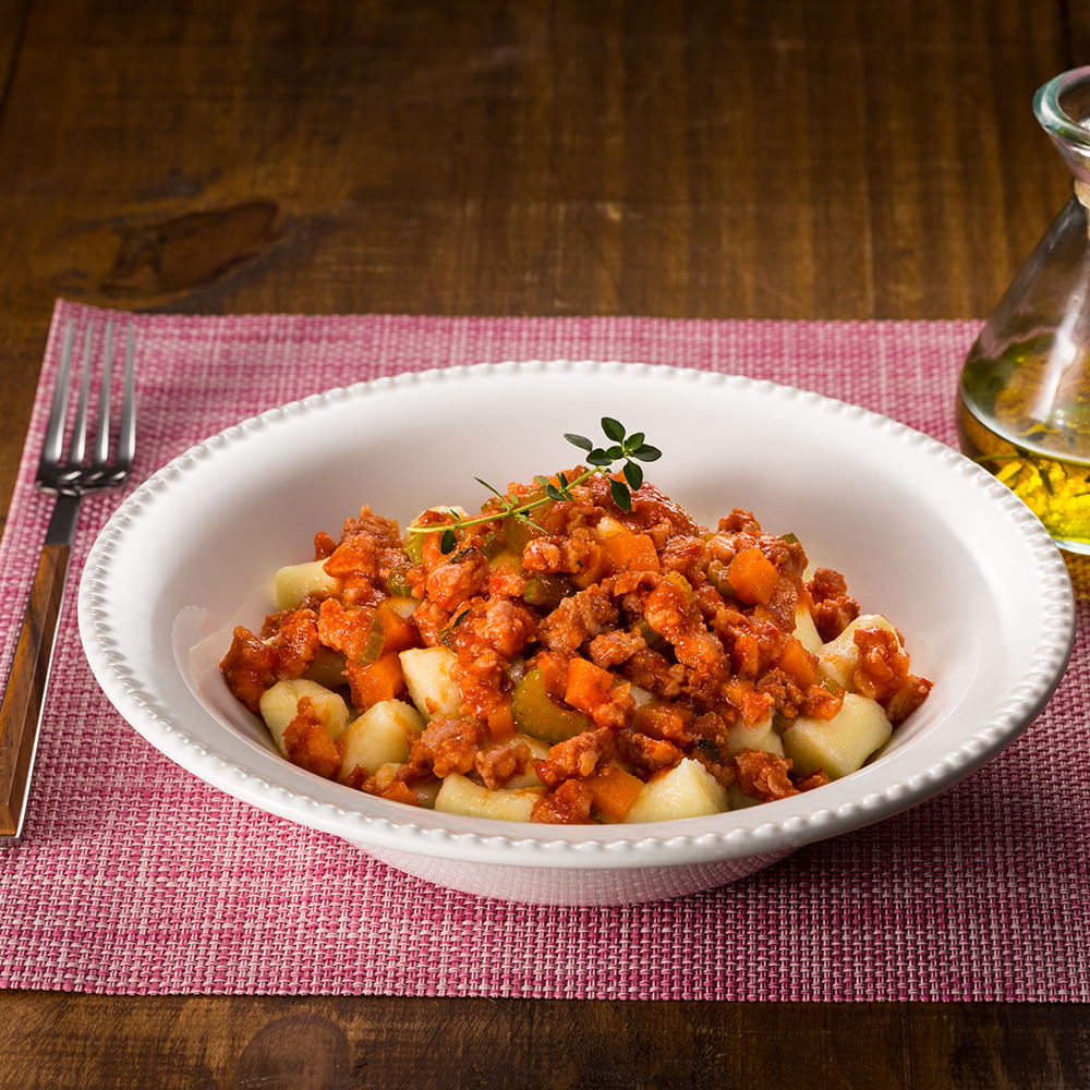 Receita de Nhoque de Batata-Doce com Ragu de Linguiça