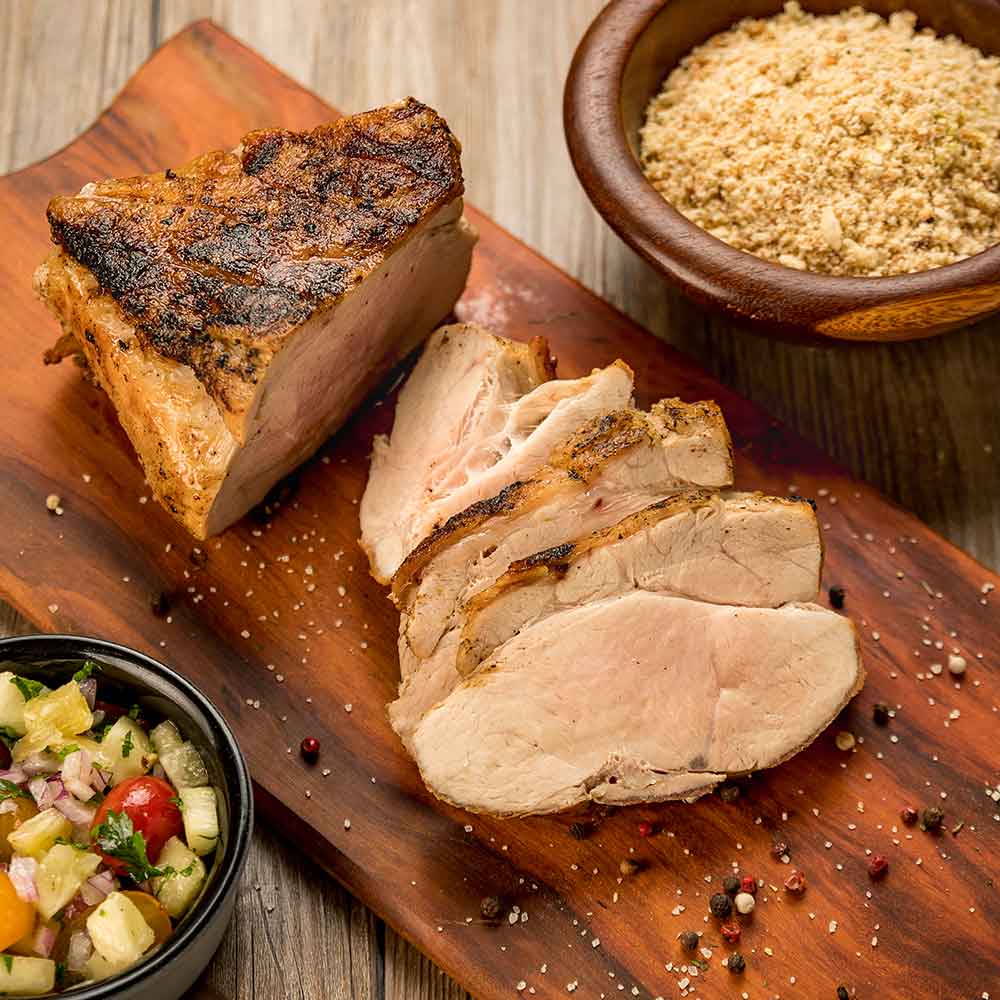 Picanha Suína com Vinagrete de Abacaxi e Farofa