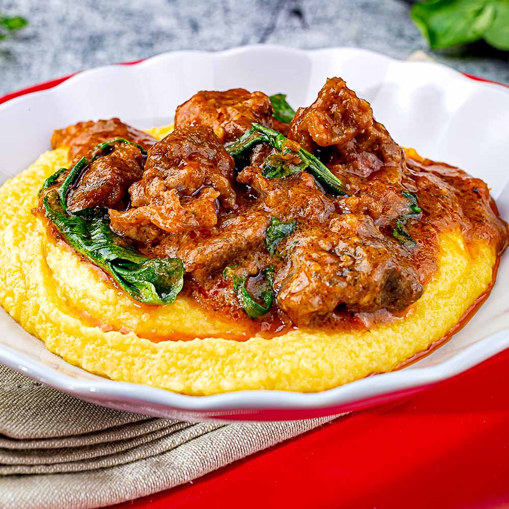 Receita de Polenta Cremosa com Ragu de Músculo Agrião