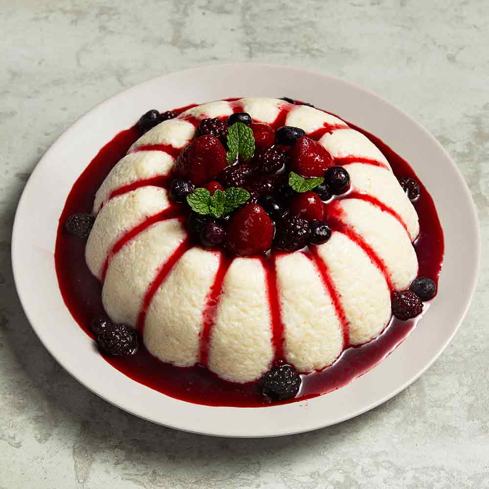 Receita de Pudim de Tapioca com Calda de Frutas Vermelhas