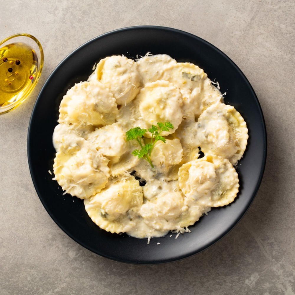 Ravioli ao molho de alho-poró