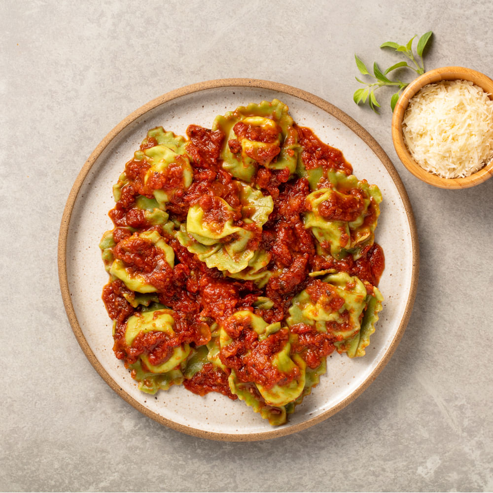 Ravioli verde ao pomodoro