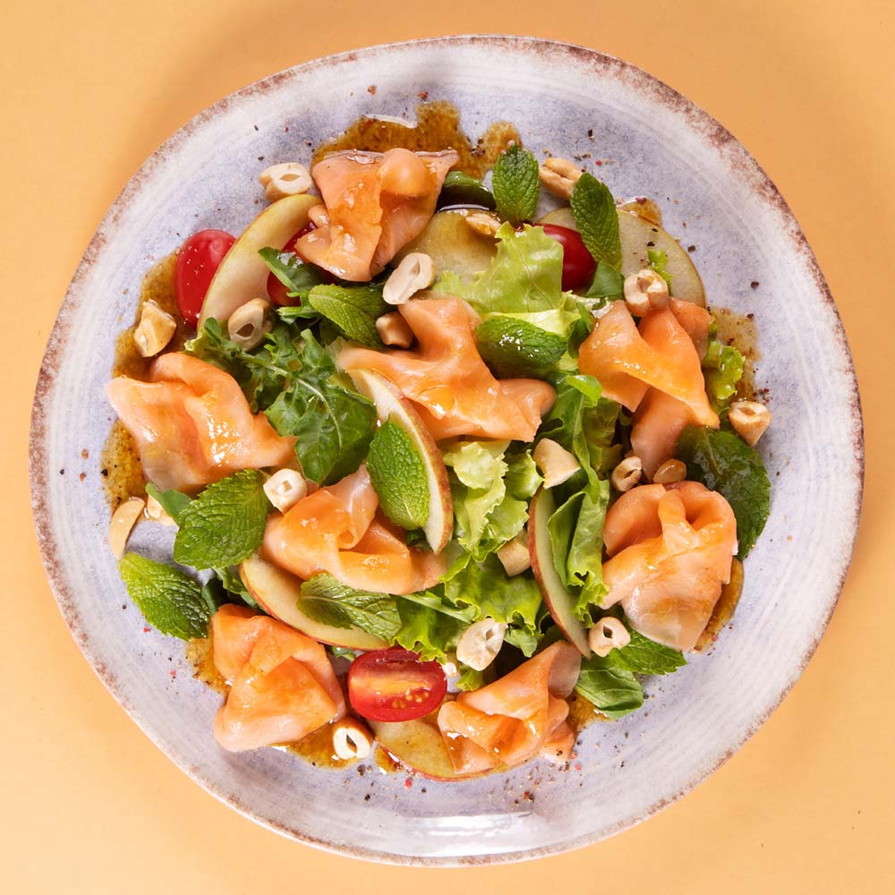 Receita de Carpaccio de Salmão com Salada de Maçã com Hortelã