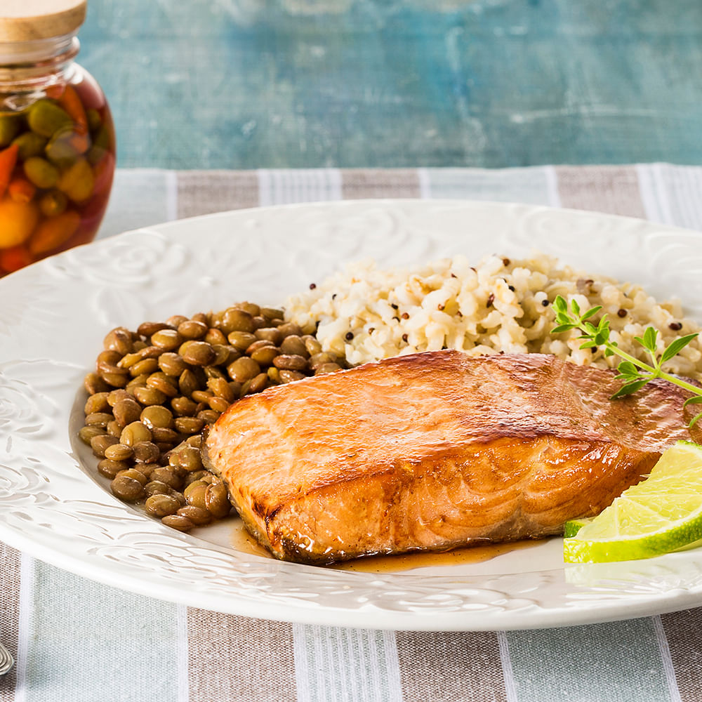 Salmão do Alaska Chum com Arroz e Lentilha