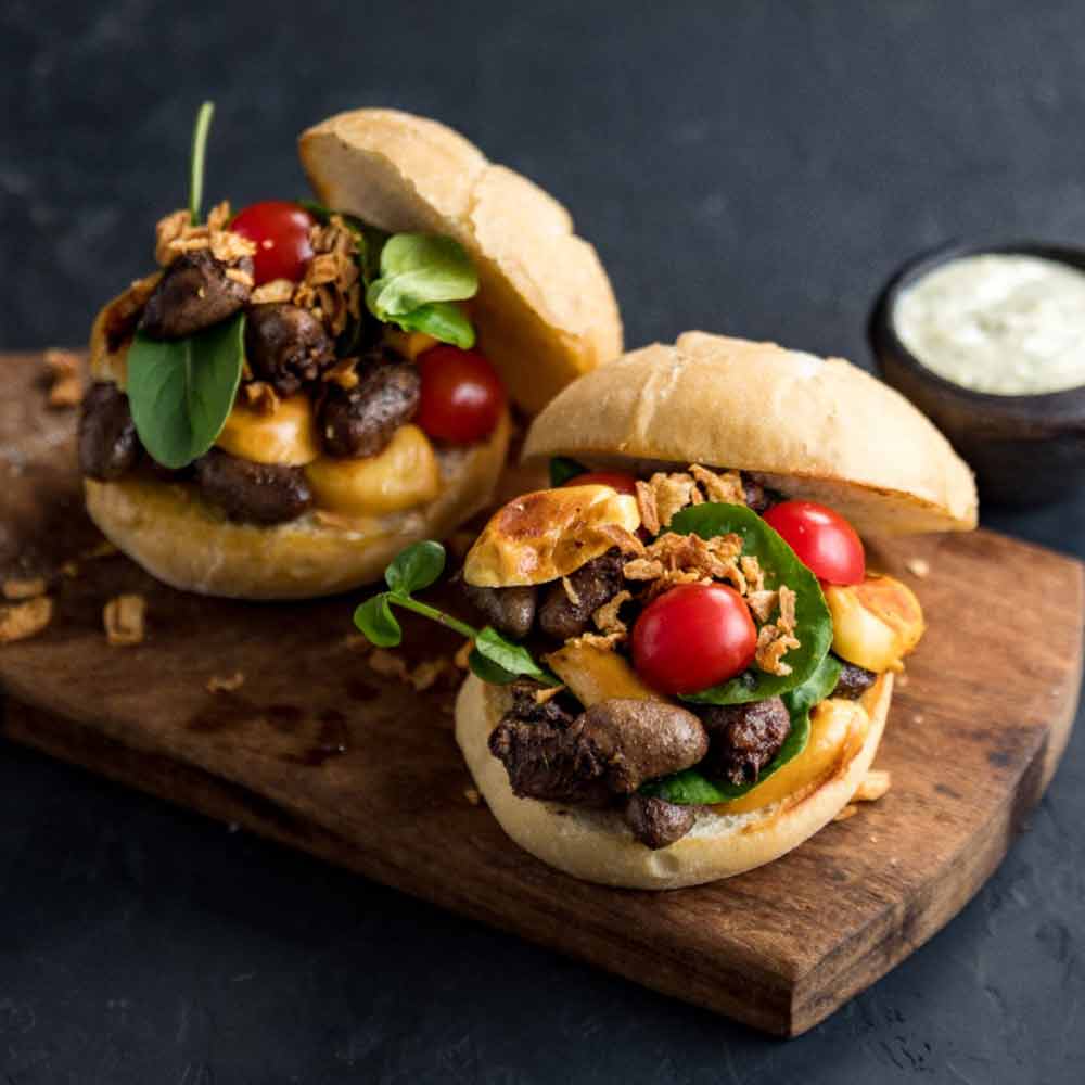 Sanduíche de Coração de Frango com Muçarela