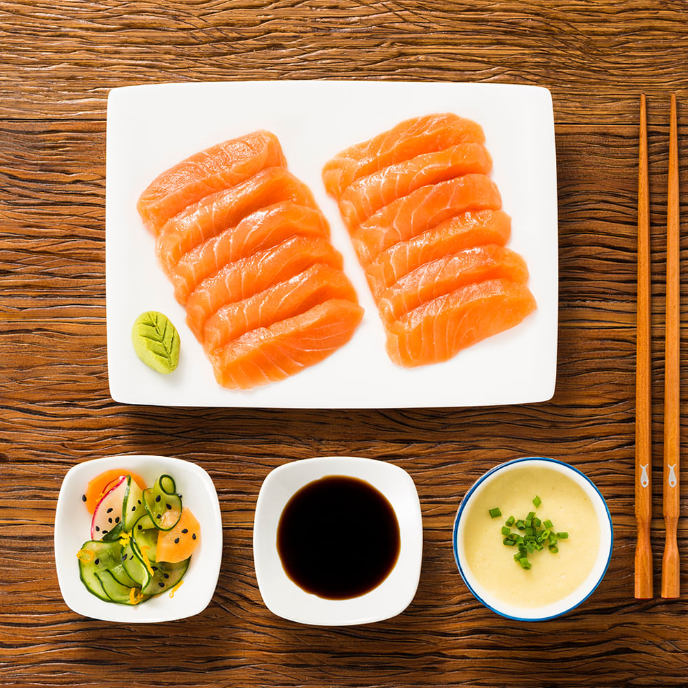 Sashimi de Salmão com Sunomono e Chawanmuchi