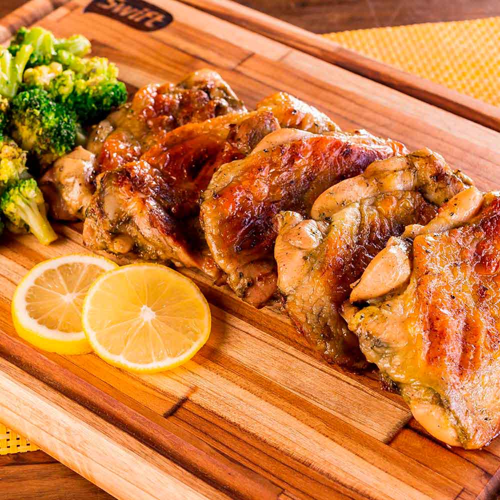 Sobrecoxa ao Chimichurri Acompanhada de Brócolis com Limão Siciliano