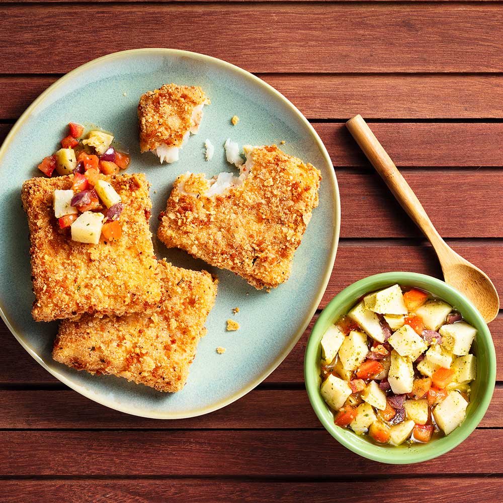 Steak de Polaca Empanado com Vinagrete Mediterrâneo